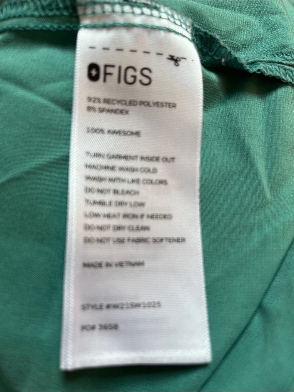 FIGS Catarina One Pocket Scrub Top FREEx Green Size M EUC Medical Uniform - Picture 6 of 8